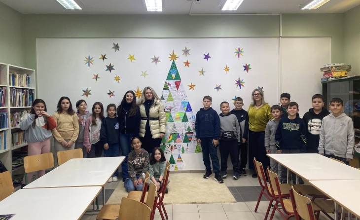 Δημ. Σχ. Γόννων: Χριστουγεννιάτικες Γλυκές Αλχημείες, κατασκευές και παιδικές ταινίες!